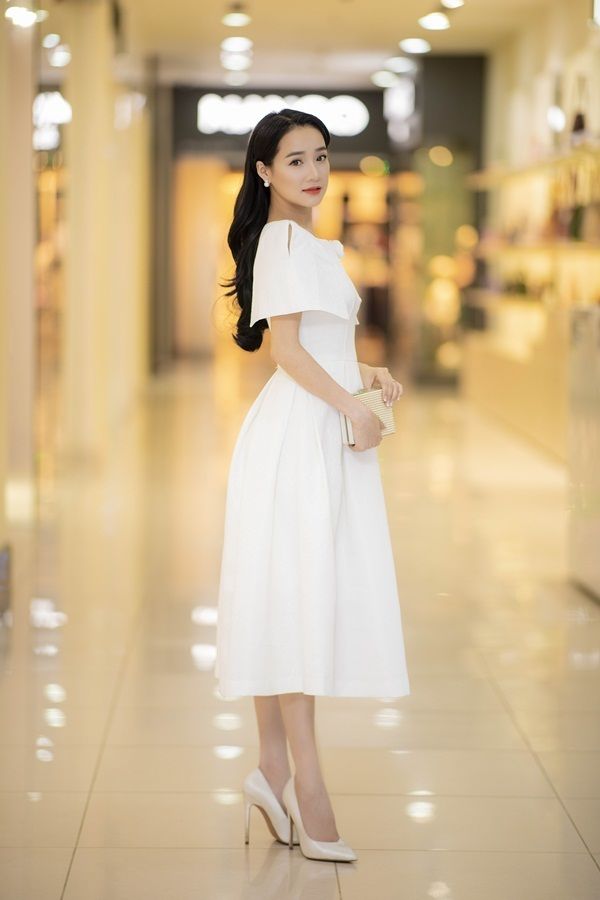 Sau khi sinh con, không ít mỹ nhân showbiz Việt được khen nhan sắc