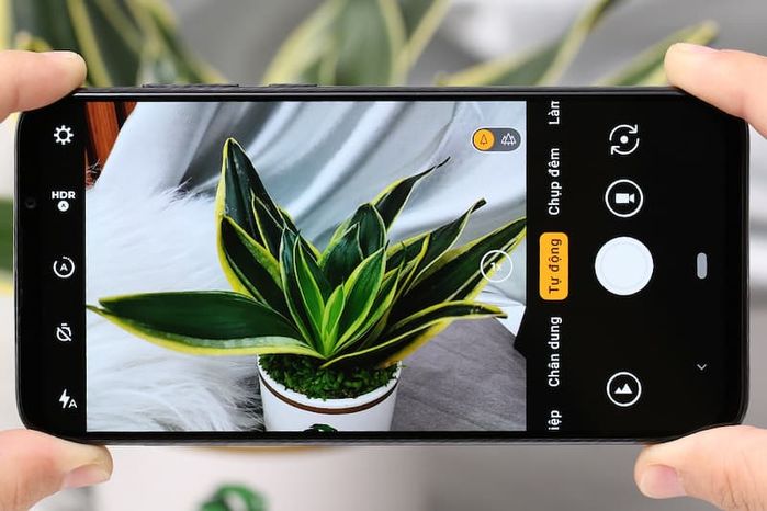 Smartphone giảm giá mạnh nhất dịp cuối năm: Galaxy S10+ giảm 7 triệu