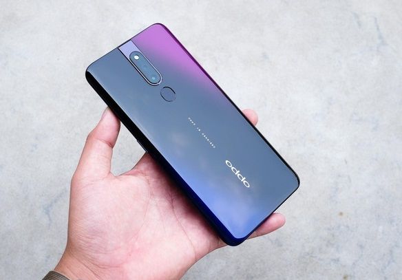 Smartphone giảm giá mạnh tháng 12: iPhone XS Max giảm 4 triệu