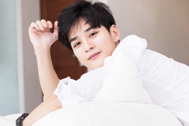 So kè 2 nam chính “Chị chị em em” và “Mắt biếc” đang gây sốt