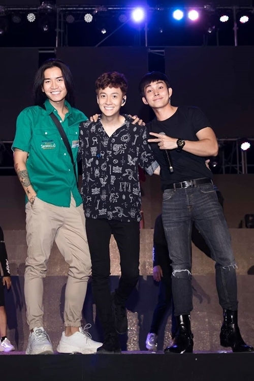 Sơn Tùng và em trai chung một khung hình, Midu - Nhã Phương đọ sắc