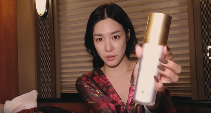 7 bước chăm da căng mướt như Tiffany: Đặc biệt bôi kem mắt sau toner
