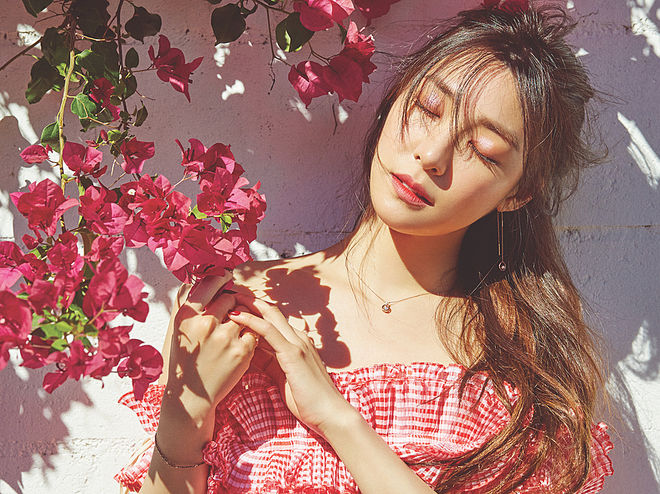 7 bước chăm da căng mướt như Tiffany: Đặc biệt bôi kem mắt sau toner