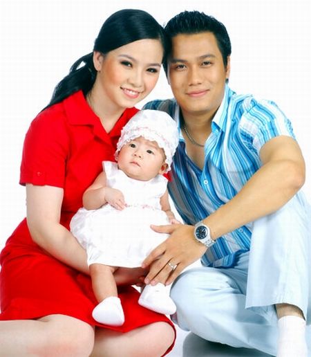 Vợ đầu tố Việt Anh 10 năm không chu cấp hay trả lời tin nhắn con