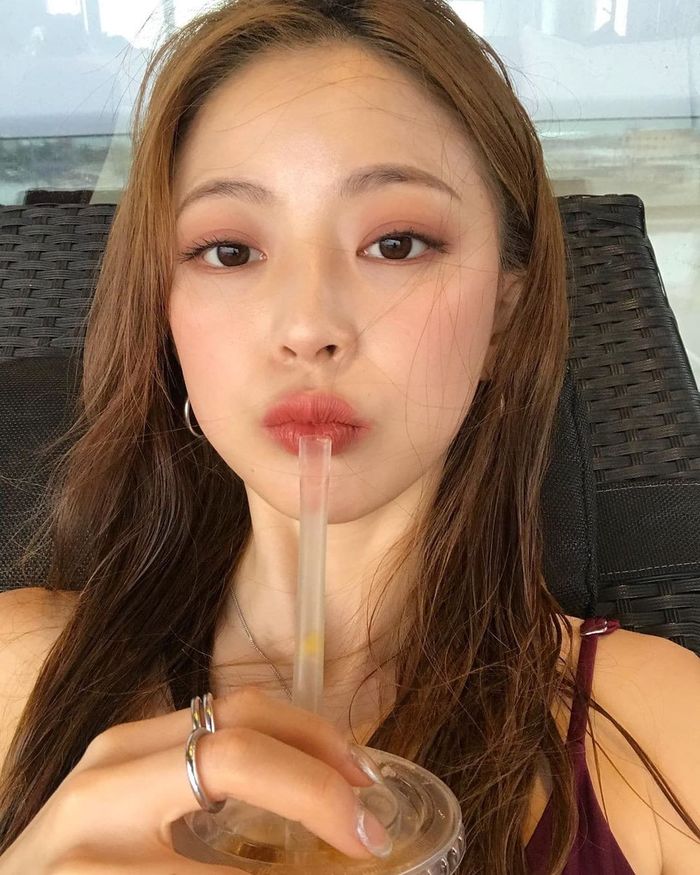 Tips để phái đẹp giữ mãi nét xuân: Không quên dùng dầu dưỡng thể