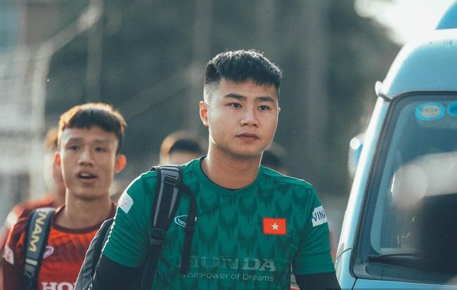 Kiểu tóc ưa thích của các cầu thủ U22 Việt Nam: Văn Hậu cắt gọn gàng