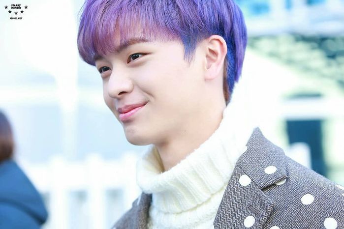 Tóc nhuộm tím chính là bảo bối lên đời nhan sắc của idol Hàn