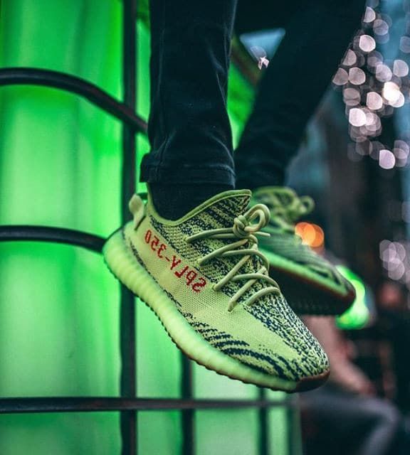 Top giày sneaker được giới trẻ săn lùng năm 2019, bạn đừng bỏ quên