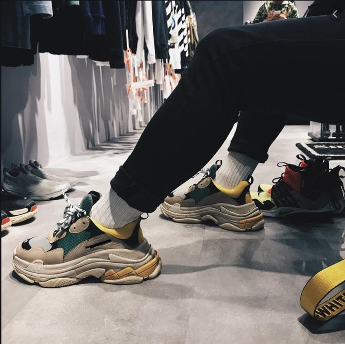 Top giày sneaker được giới trẻ săn lùng năm 2019, bạn đừng bỏ quên