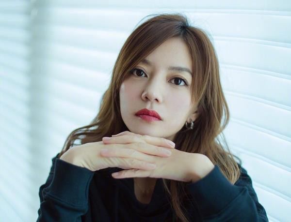 Triệu Vy được khen ngợi hết lời vì sở hữu đôi chân cực phẩm