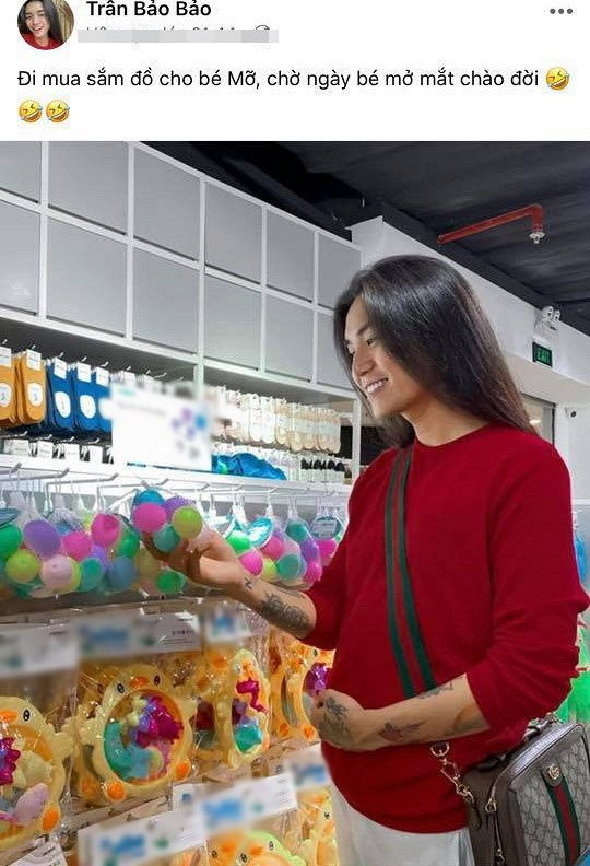 Trường Giang đút đồ ăn cho bà xã, Lan Khuê lộ diện sau 1 tháng ở cữ