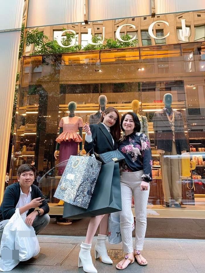 Trường Giang và Trấn Thành khi đi shopping với vợ thì có gì khác nhau?