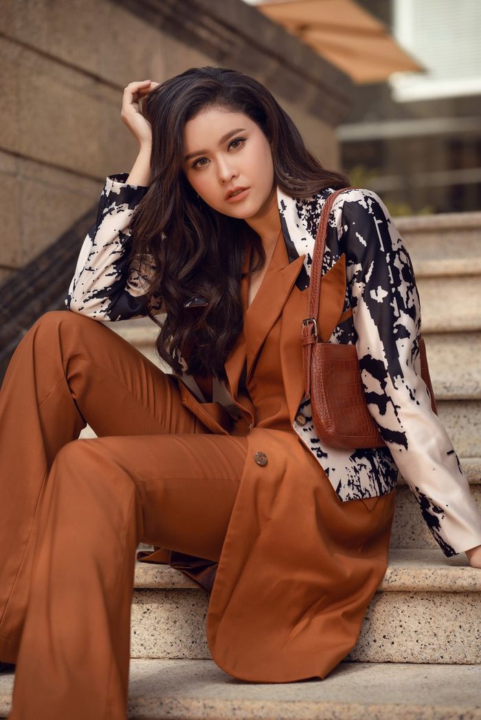 Trương Quỳnh Anh: Tôi tự tạo hạnh phúc nên luôn đứng vững giữa cô đơn