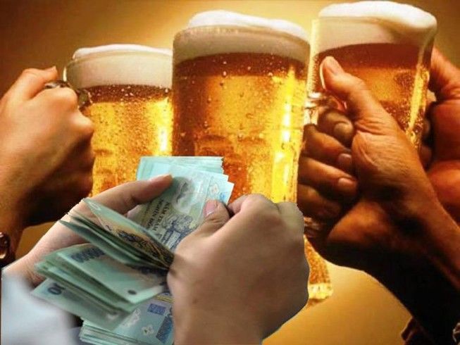 Từ 1/1/2020, ra tạp hóa mua bia phải mang giấy tờ tùy thân có dán ảnh