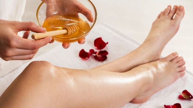 Làm đẹp đón Tết: giảm quầng thâm bằng trà xanh, wax lông bằng mật ong