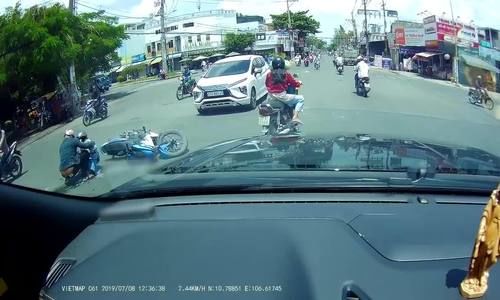 Từ ngày 01/01/2020, xe máy vượt đèn vàng sẽ phạt lên đến 1 triệu VNĐ