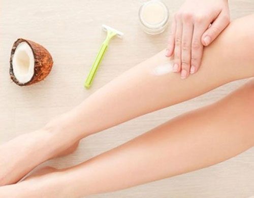 Tự tin khoe chân trắng mịn nhờ mẹo trị thâm đầu gối từ kem đánh răng