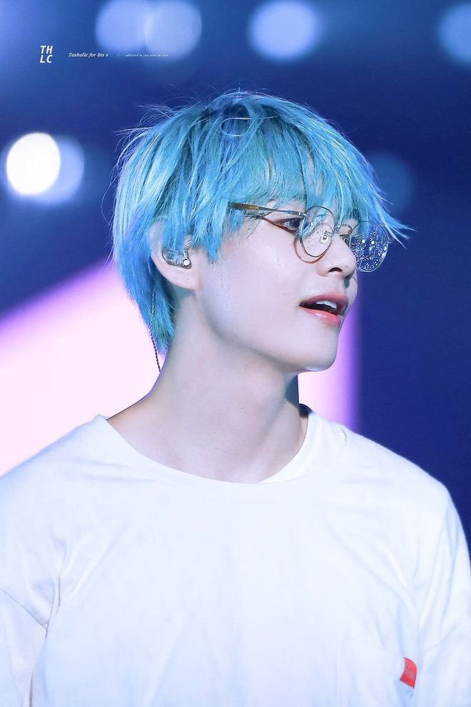 V (BTS) và dàn sao Hàn biến màu tóc xanh dương thành hot trend