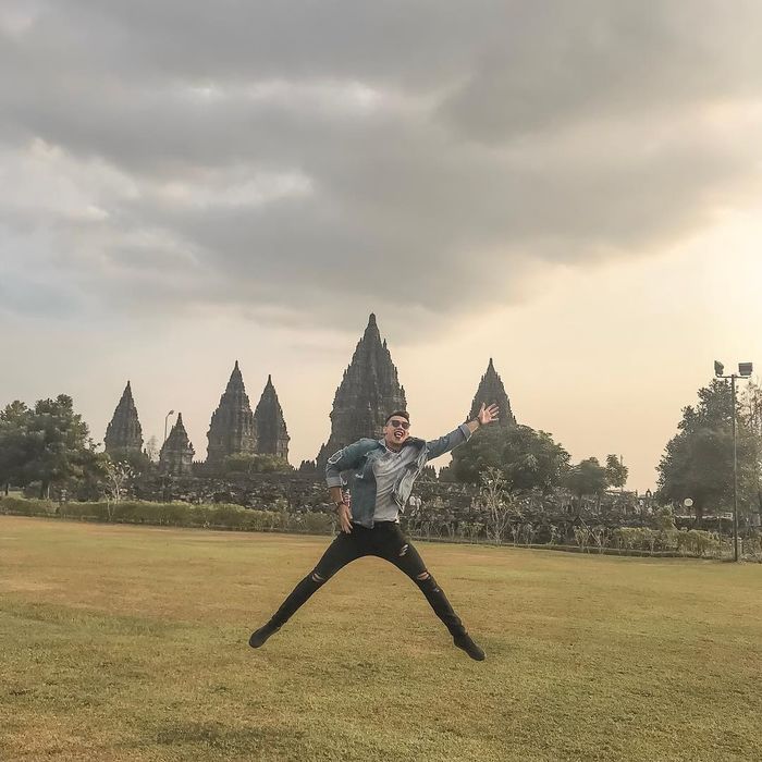 Vẻ điển trai hệt như tài tử điện ảnh của thủ môn U22 Indonesia