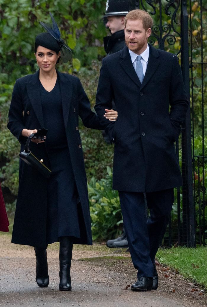Vợ chồng Meghan Markle có thể rời hoàng gia khi Thái tử Anh lên ngôi