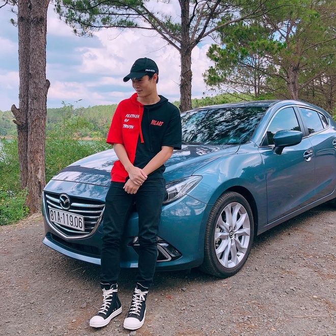 Văn Toàn vừa tậu siêu phẩm swoosh trắng của G-Dragon, giá hơn 10 triệu