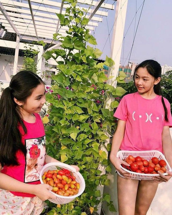 Sao Việt siết chặt chi tiêu: Thủy Tiên Tiền ba mẹ không phải của con