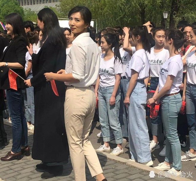 Xôn xao trước hình ảnh 20 năm trước của “mỹ nữ vạn người mê” Trần Hảo
