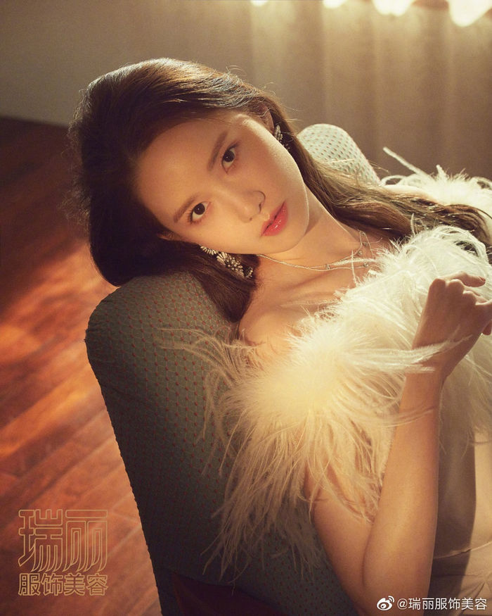 Yoona khoe sắc vóc nữ thần trên tạp chí xứ Trung đình đám