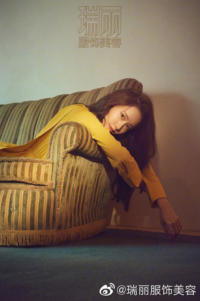 Yoona khoe sắc vóc nữ thần trên tạp chí xứ Trung đình đám