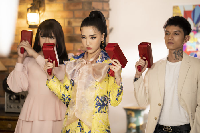 Bích Phương bày cách đòi lì xì độc - lạ dịp đầu năm trong MV mới