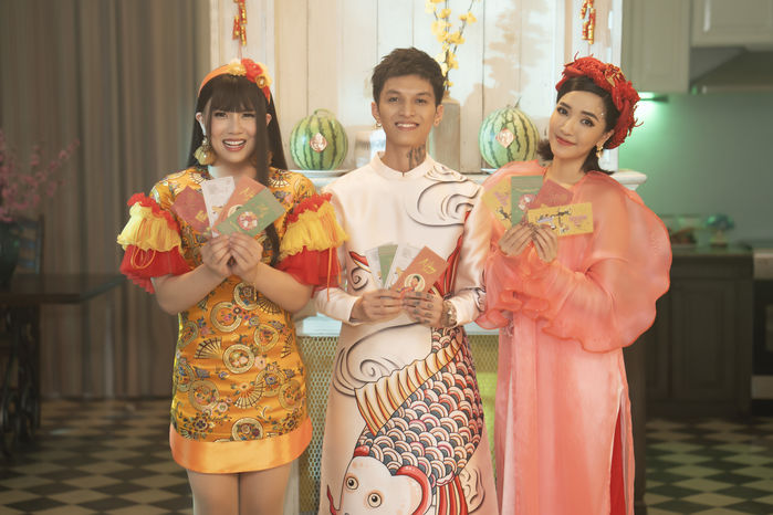 Bích Phương bày cách đòi lì xì độc - lạ dịp đầu năm trong MV mới