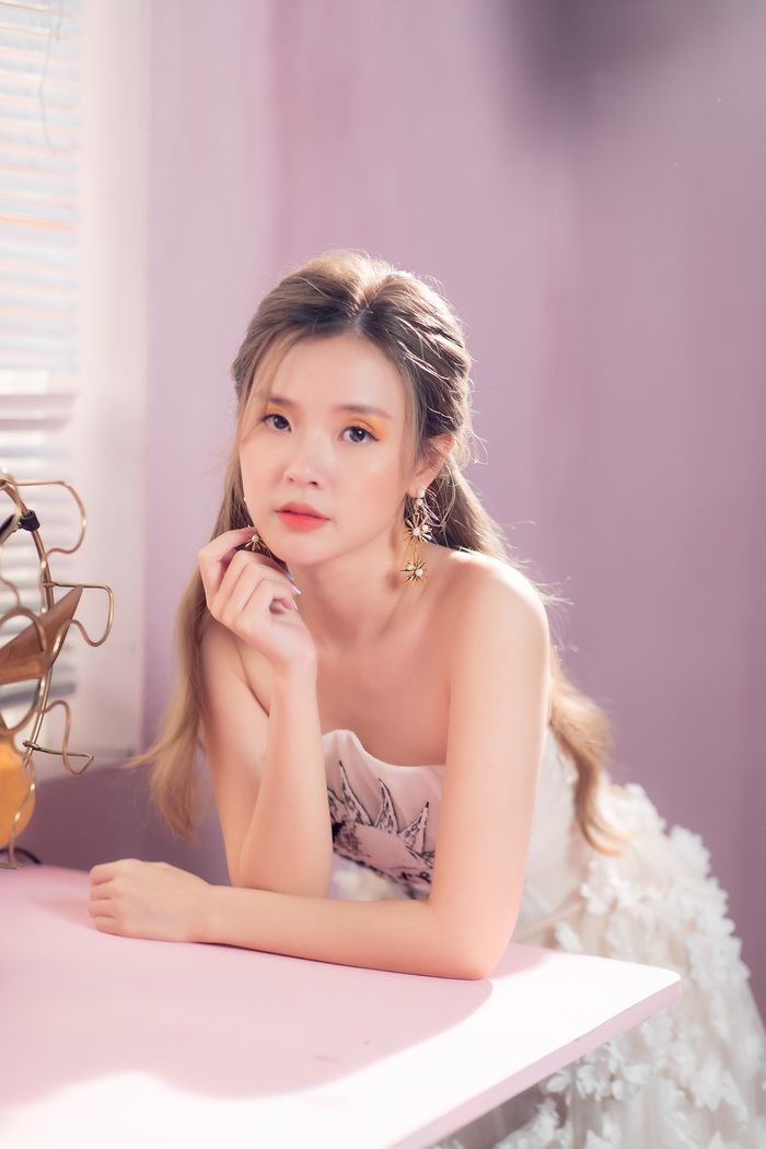 4 diễn viên vừa lấn sân ca hát: Midu gây bất ngờ, Khả Ngân bị chê