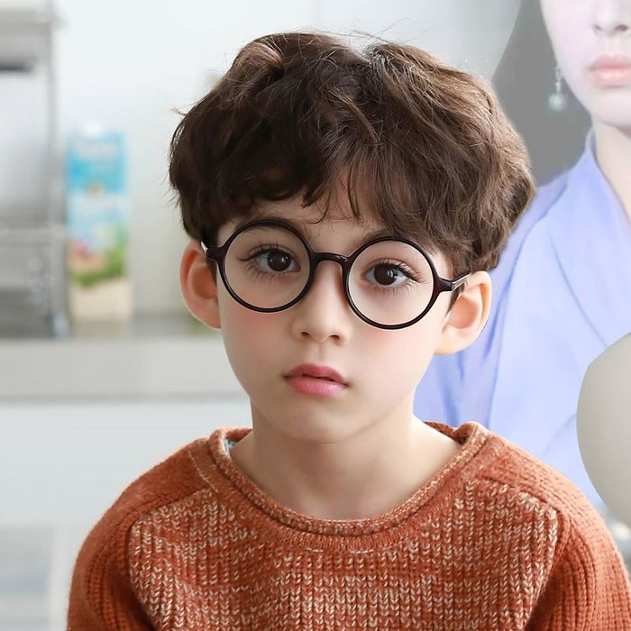 4 mẫu nhí mang nét đẹp lạ, thu hút hàng triệu người theo dõi