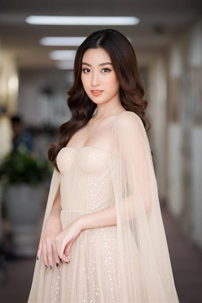 So sánh nhan sắc khác biệt của dàn Hoa hậu Việt cùng chung tuổi Tý