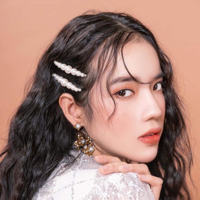 LyLy, cô nàng ca sĩ sở hữu nhiều bản hit được người khác ngưỡng mộ