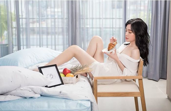 Elly Trần: Chuyện tôi làm hot girl là bắt buộc để kiếm tiền