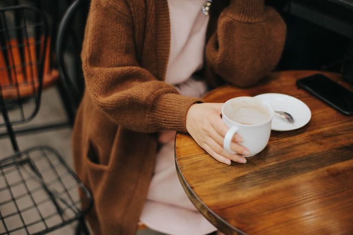 Để phỏng vấn thành công: tinh tế khi chọn nước hoa, tránh uống cafe