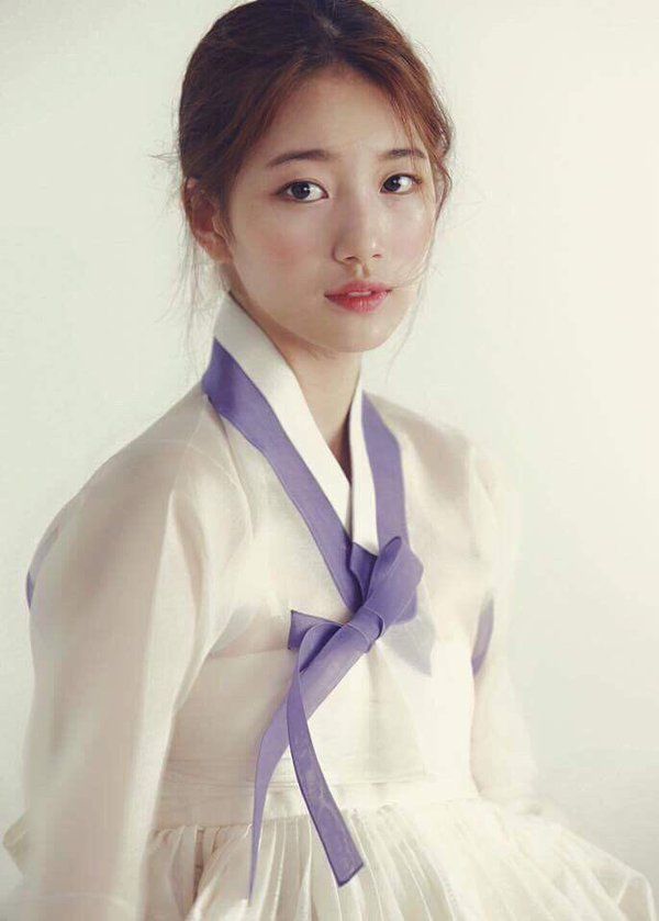 Idol mặc Hanbok: Eunwoo đẹp vô thực, Somi cưng như em bé