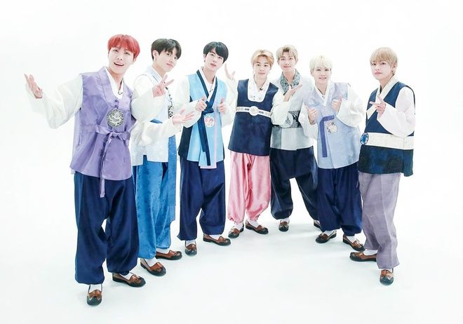 Idol mặc Hanbok: Eunwoo đẹp vô thực, Somi cưng như em bé
