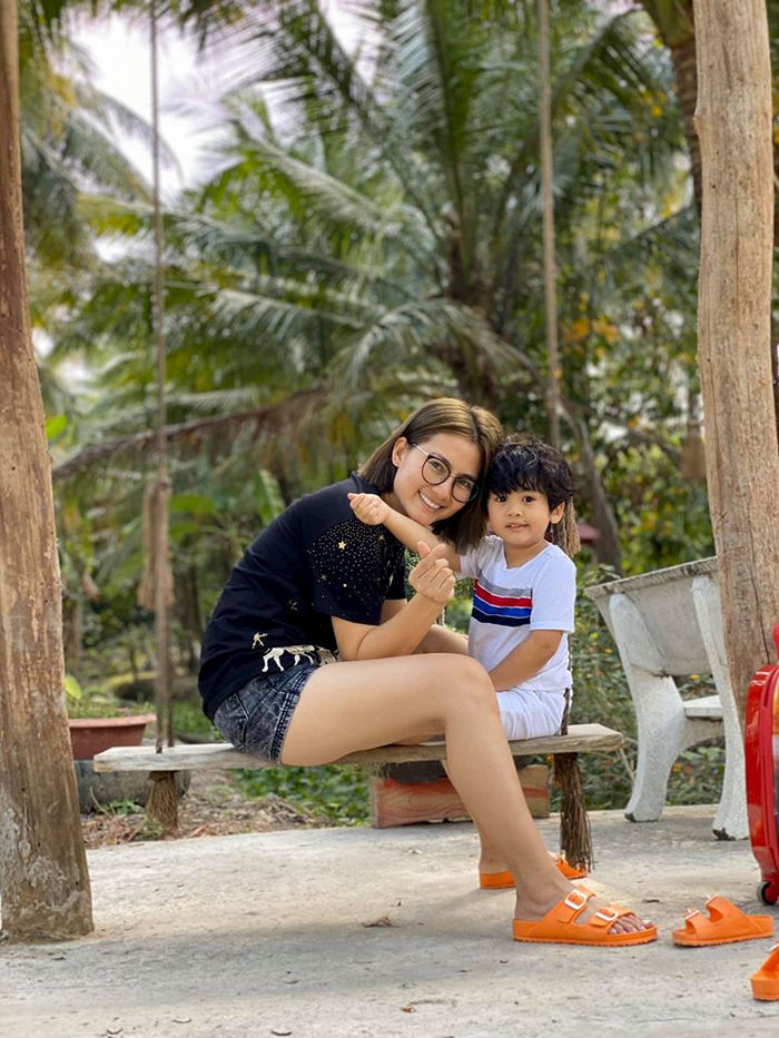 Lan Khuê tái xuất ấn tượng, Sơn Tùng đáng yêu với kiểu tóc mới