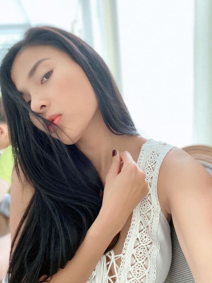 Nhã Phương - Trường Giang chụp ảnh kỷ niệm, BB Trần họa mặt xinh đẹp