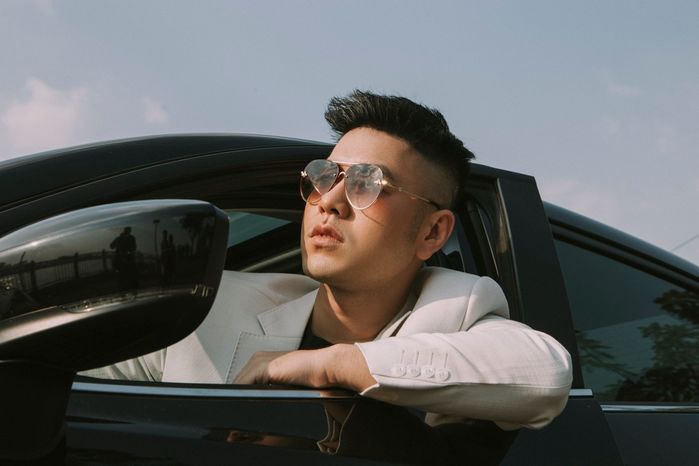 Akira Phan lột xác với ngoại hình thăng hạng, bật mí sắp ra MV mới