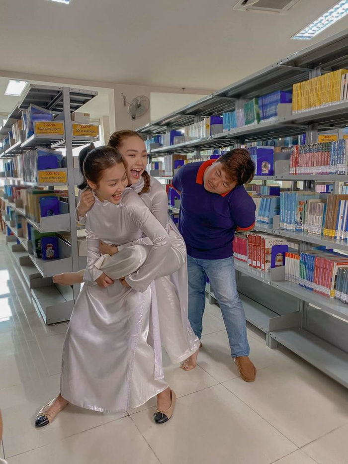 Hương Giang khoe ảnh bên HyunA, Thúy Diễm khoe ảnh quý tử điển trai