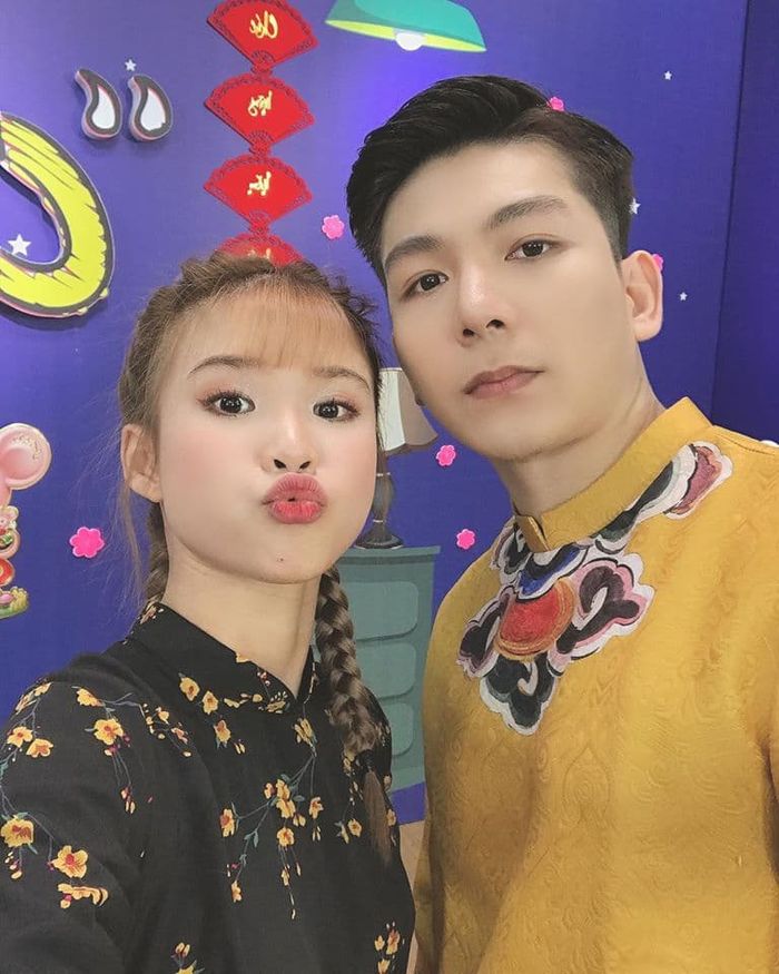 Ảnh hot sao Việt: Ngọc Trinh với áo dài thướt tha, Lệ Quyên khoe eo 59