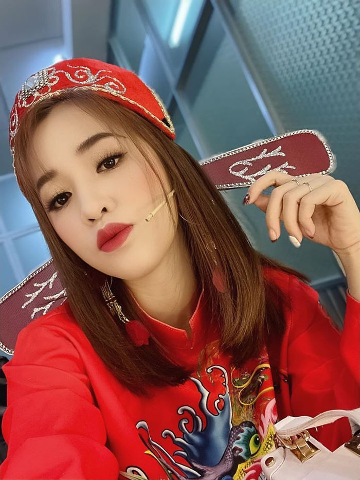 Ảnh hot sao Việt : Hà Lan - Ngạn tình tứ, Diệu Nhi khoe góc nghiêng