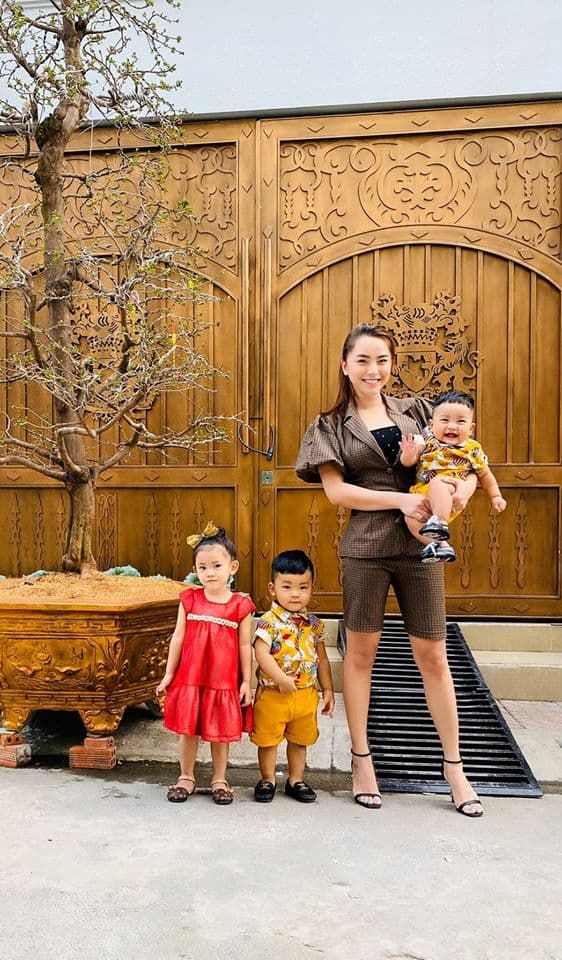 Hiền Thục trẻ như gái đôi mươi, Hải Băng rạng rỡ bên các con