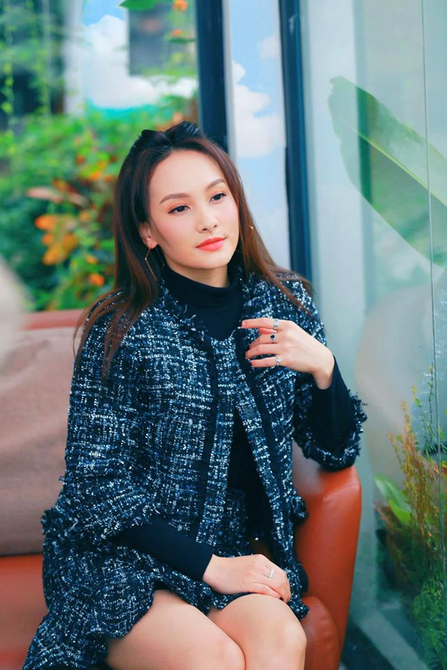 Hoàng Thùy Linh ôm Gil Lê tình tứ, Hoàng Oanh nhuận sắc khi mang thai