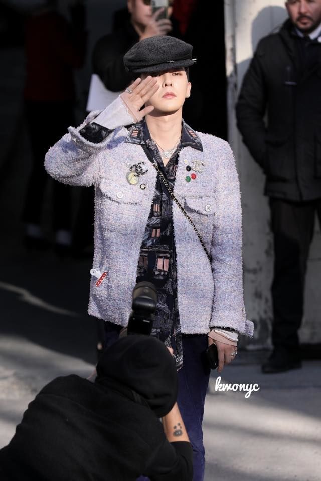 G-Dragon khiến fan thế giới điên đảo khi dự show thời trang ở Paris
