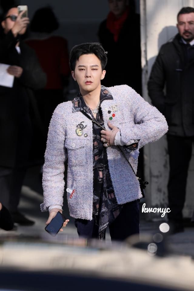 G-Dragon khiến fan thế giới điên đảo khi dự show thời trang ở Paris