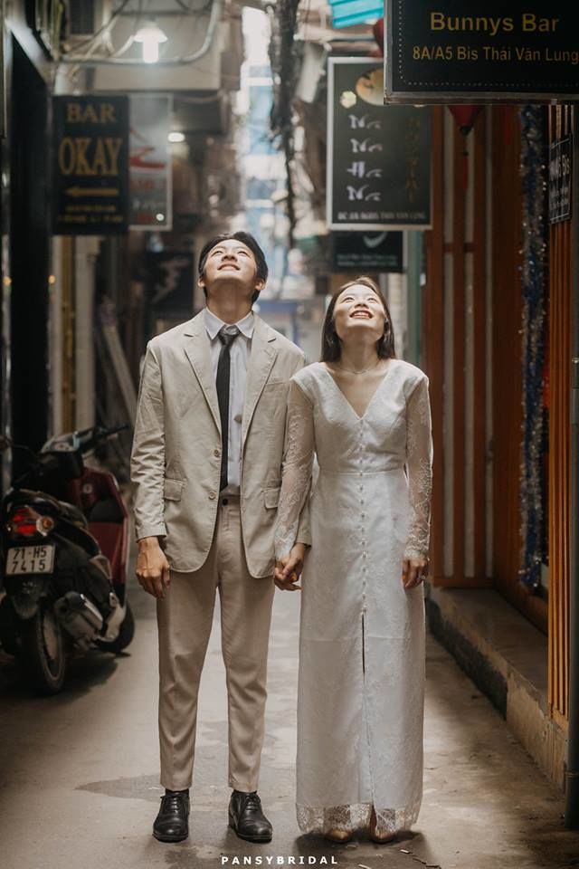 Vợ đi làm tóc, chồng mua trà sữa đem tiền tiếp tế đến tận nơi